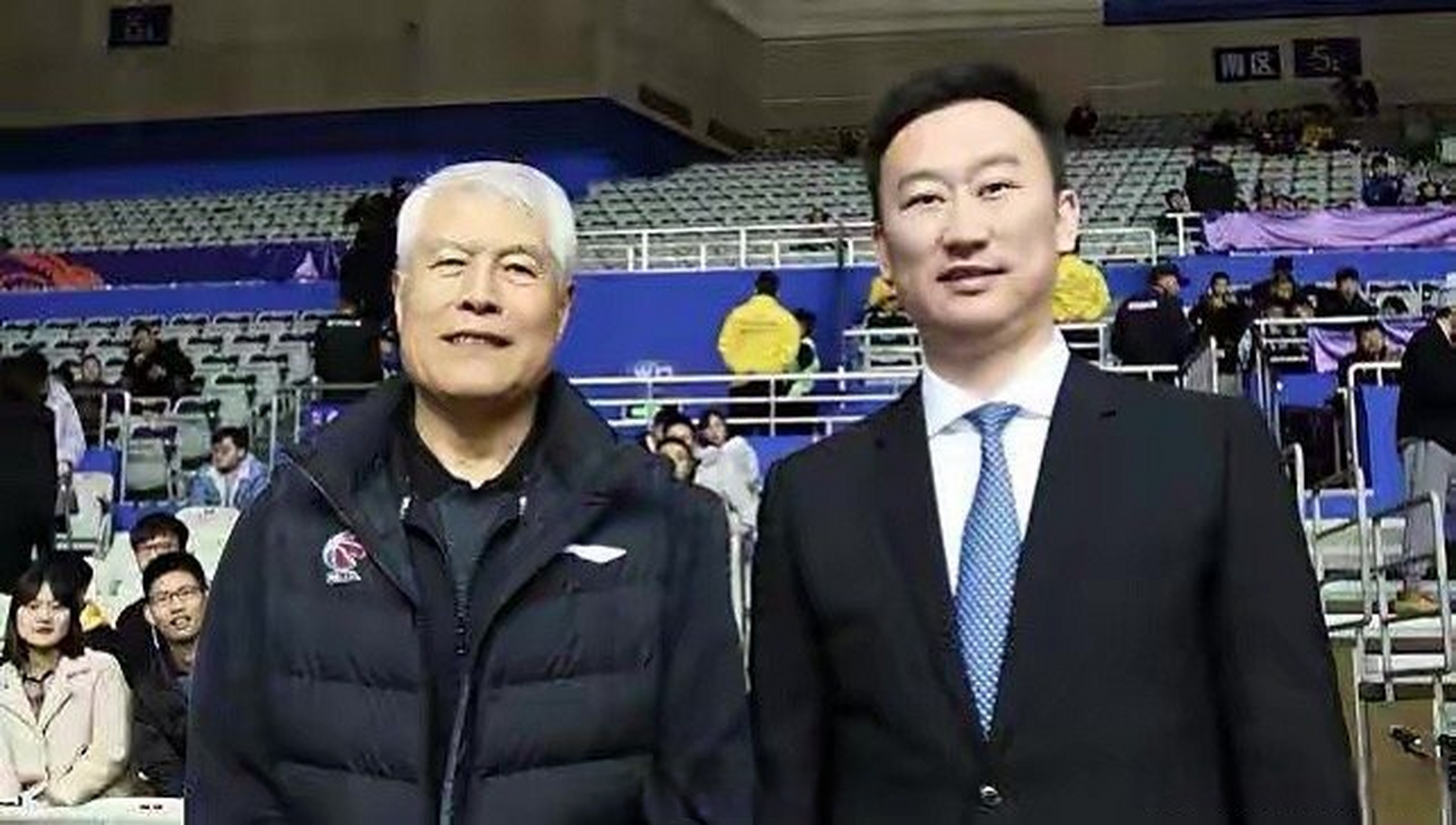 米兰体育-包含青岛完成重要签约！两大功勋外援成功留队，刘维伟要继续创造奇迹的词条