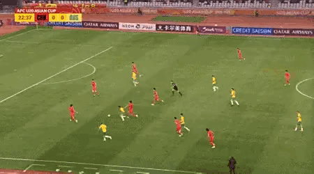 米兰体育-关于唯一亮点？韩国名将赞19岁蒯纪闻：他是国足美好的信息