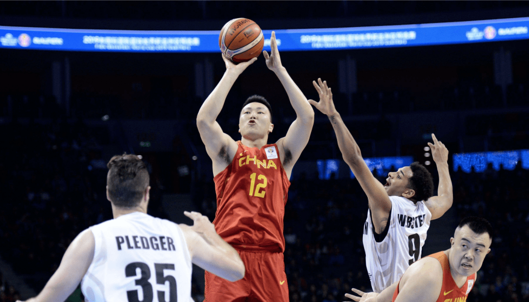 米兰体育-包含强者之争！球员们全力以赴争夺冠军的词条