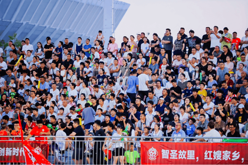 关于主场气氛火爆，助威声震耳欲聋的信息